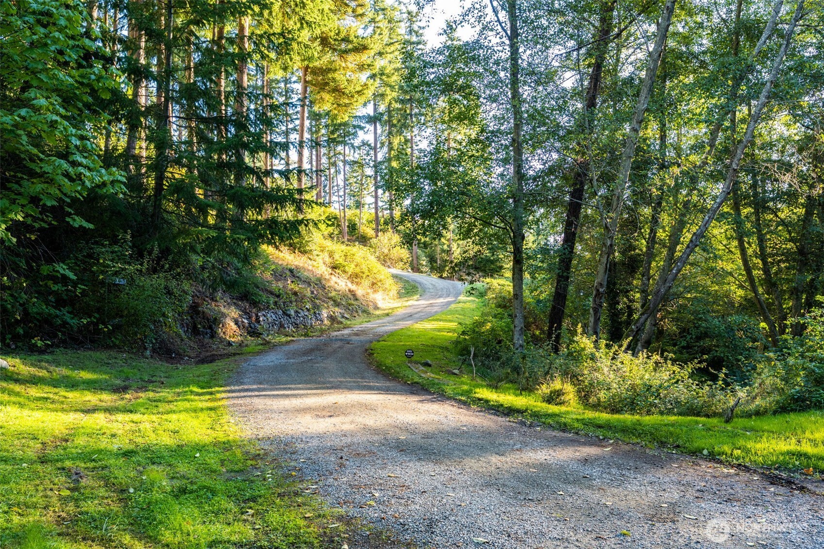 3681 Kingston Court Clinton, WA 98236 - Photo 18 of 37