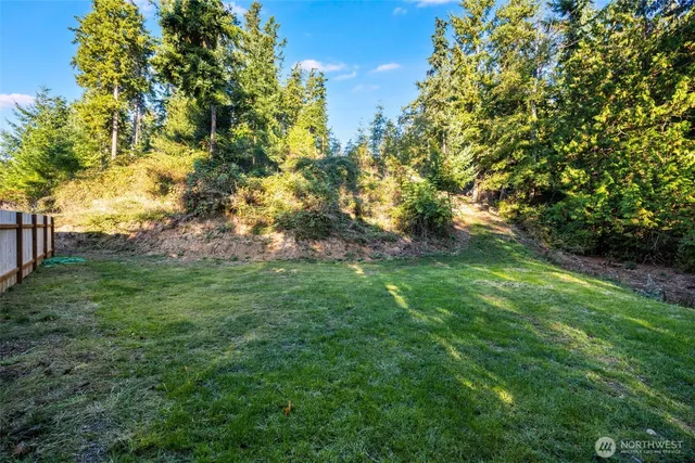 $285,000 | 3681 Kingston Court, Clinton, WA 98236