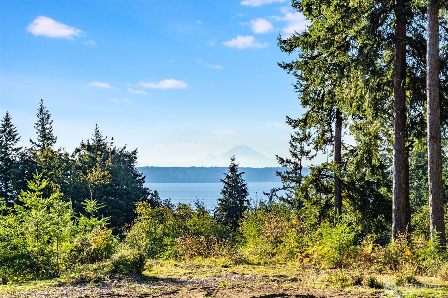 3681 Kingston Court Clinton, WA 98236 - Photo 4 of 37