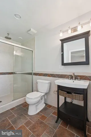 $650,000 | 7801 Byrds Nest Pass, Annandale, VA 22003