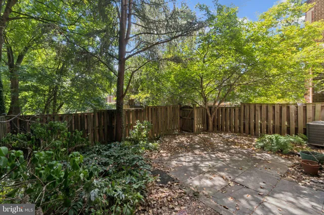 $650,000 | 7801 Byrds Nest Pass, Annandale, VA 22003