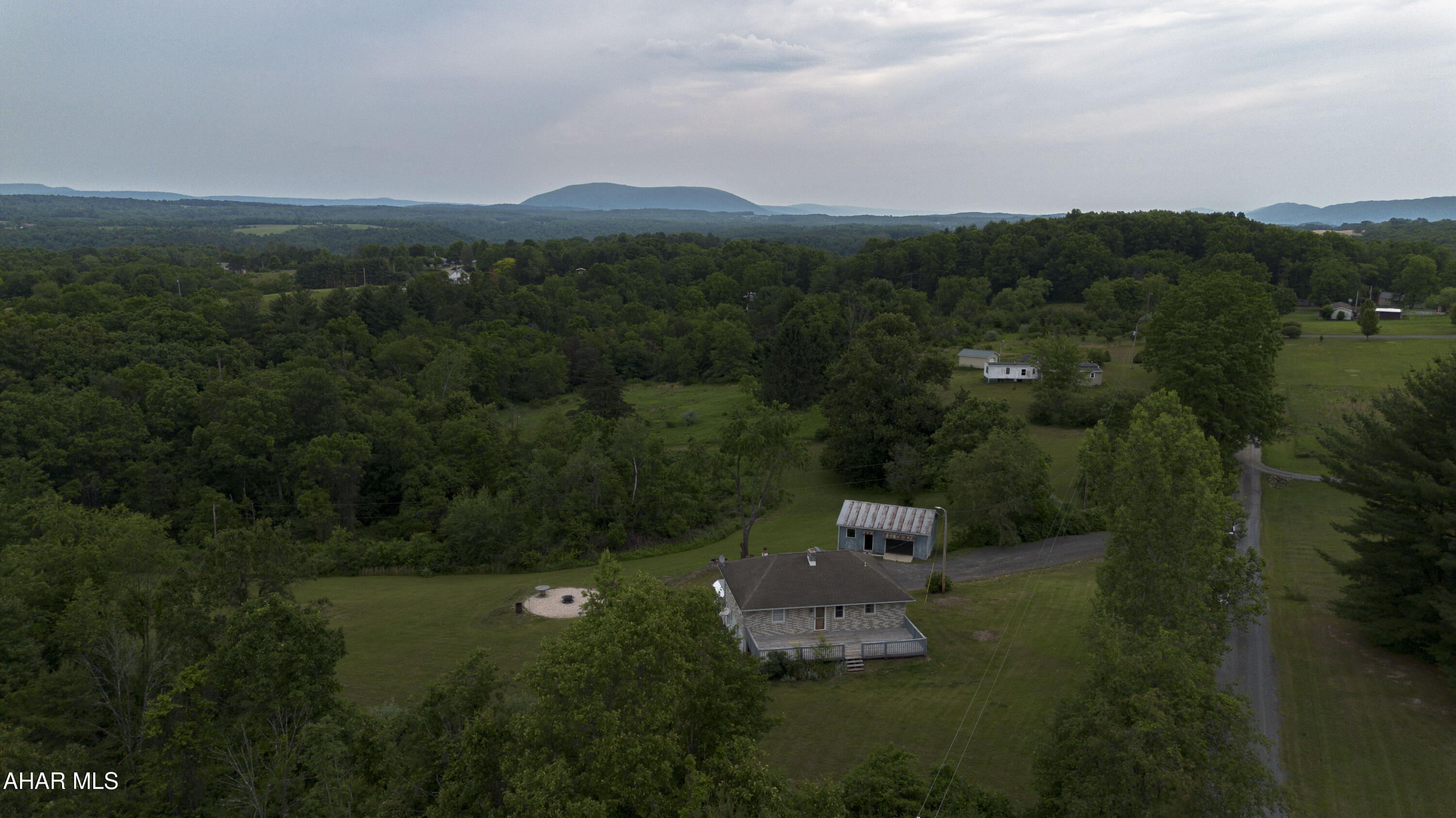 264 Cromwell Ridge Road Hustontown, PA 17229 - Photo 4 of 47