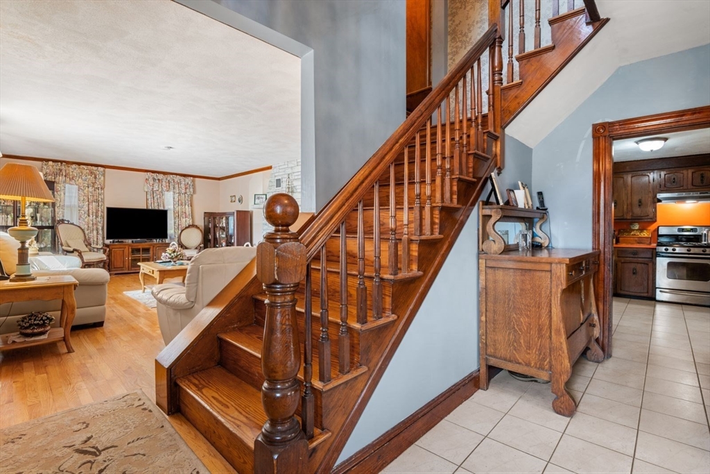 7 Everett Street Stoneham, MA 02180 - Photo 11 of 40