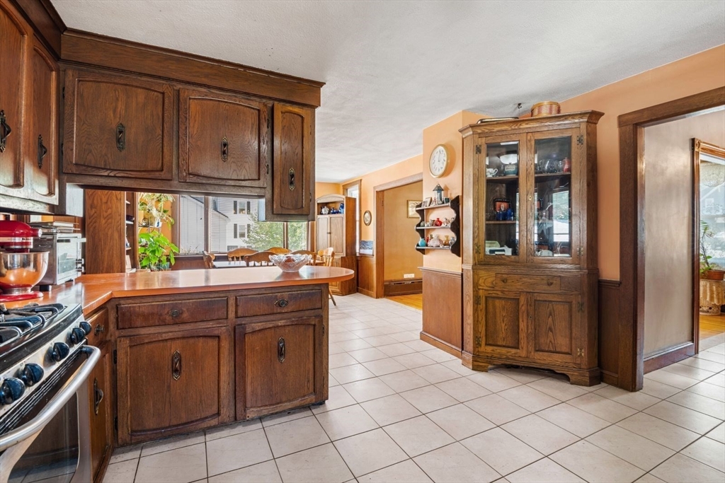 7 Everett Street Stoneham, MA 02180 - Photo 18 of 40