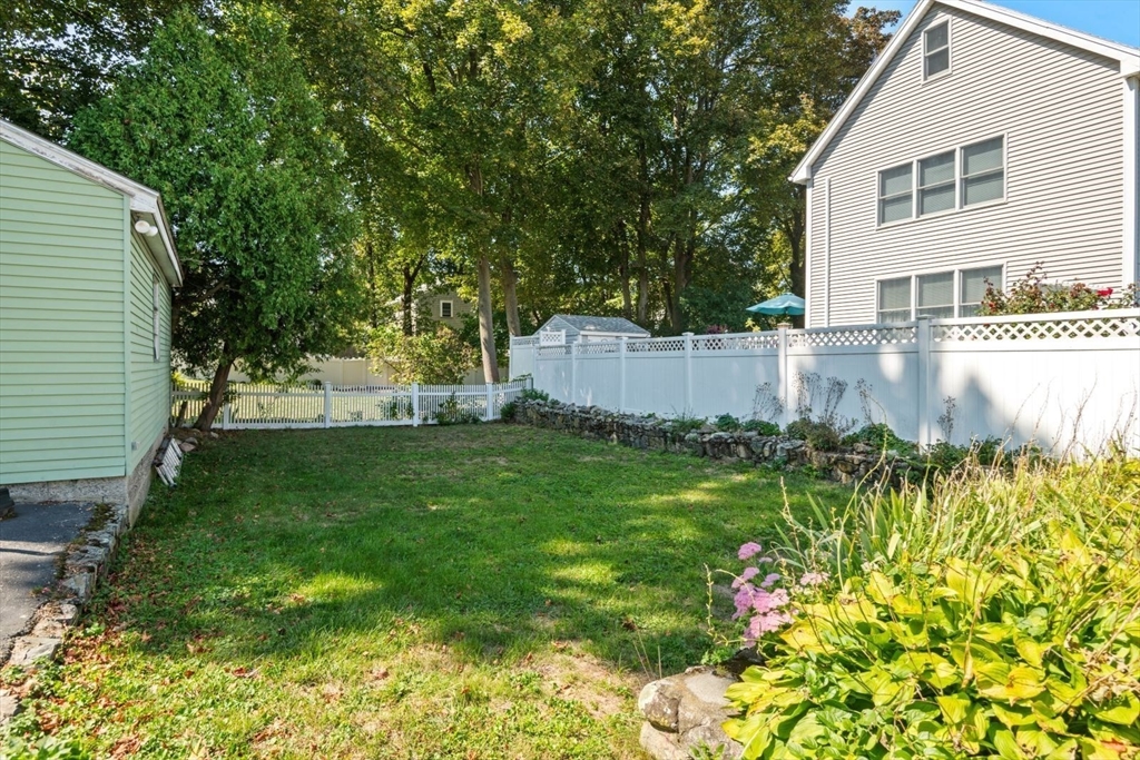 7 Everett Street Stoneham, MA 02180 - Photo 4 of 40