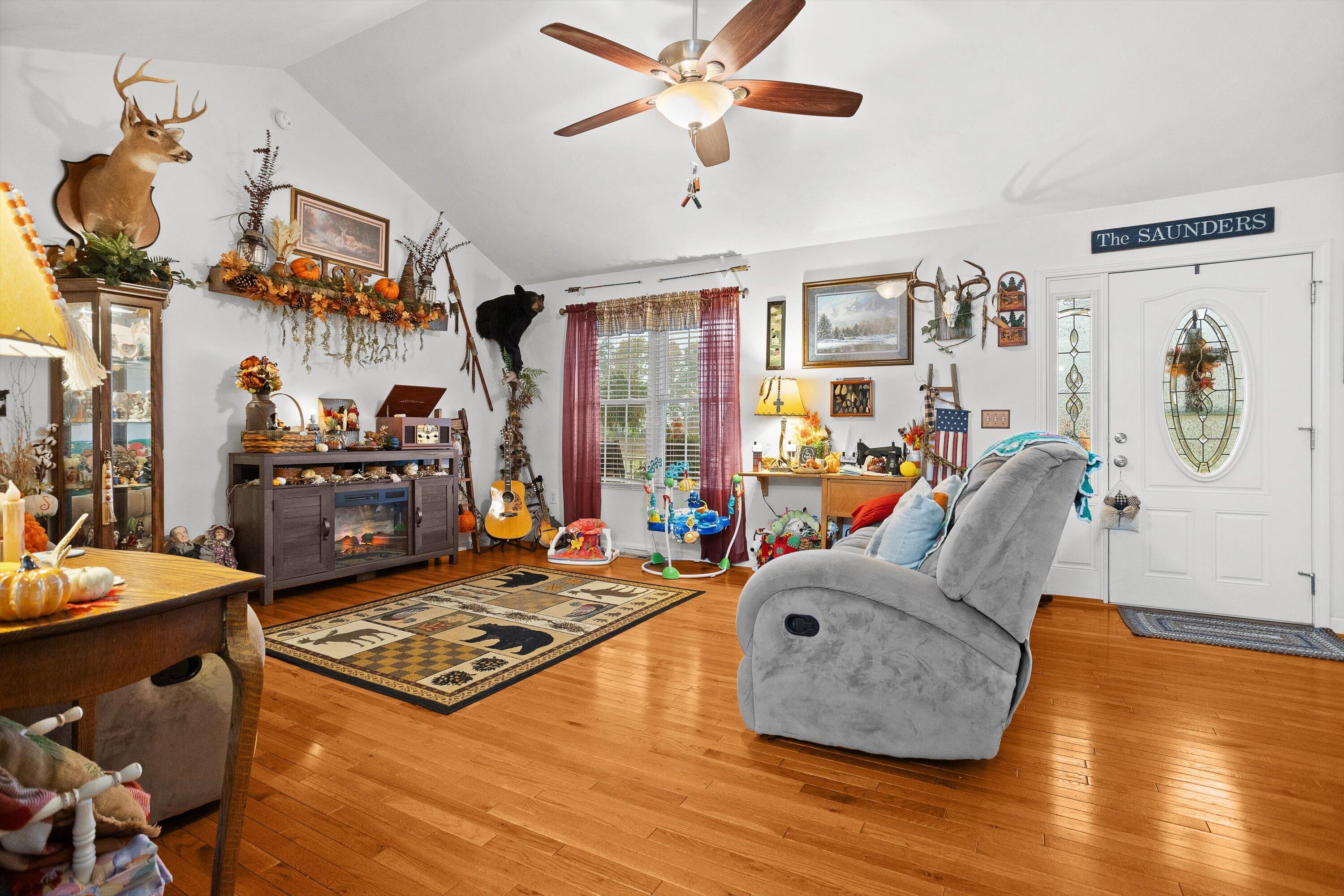 4348 Stewartsville Road Moneta, VA 24121 - Photo 3 of 29 a living room with furniture and a table