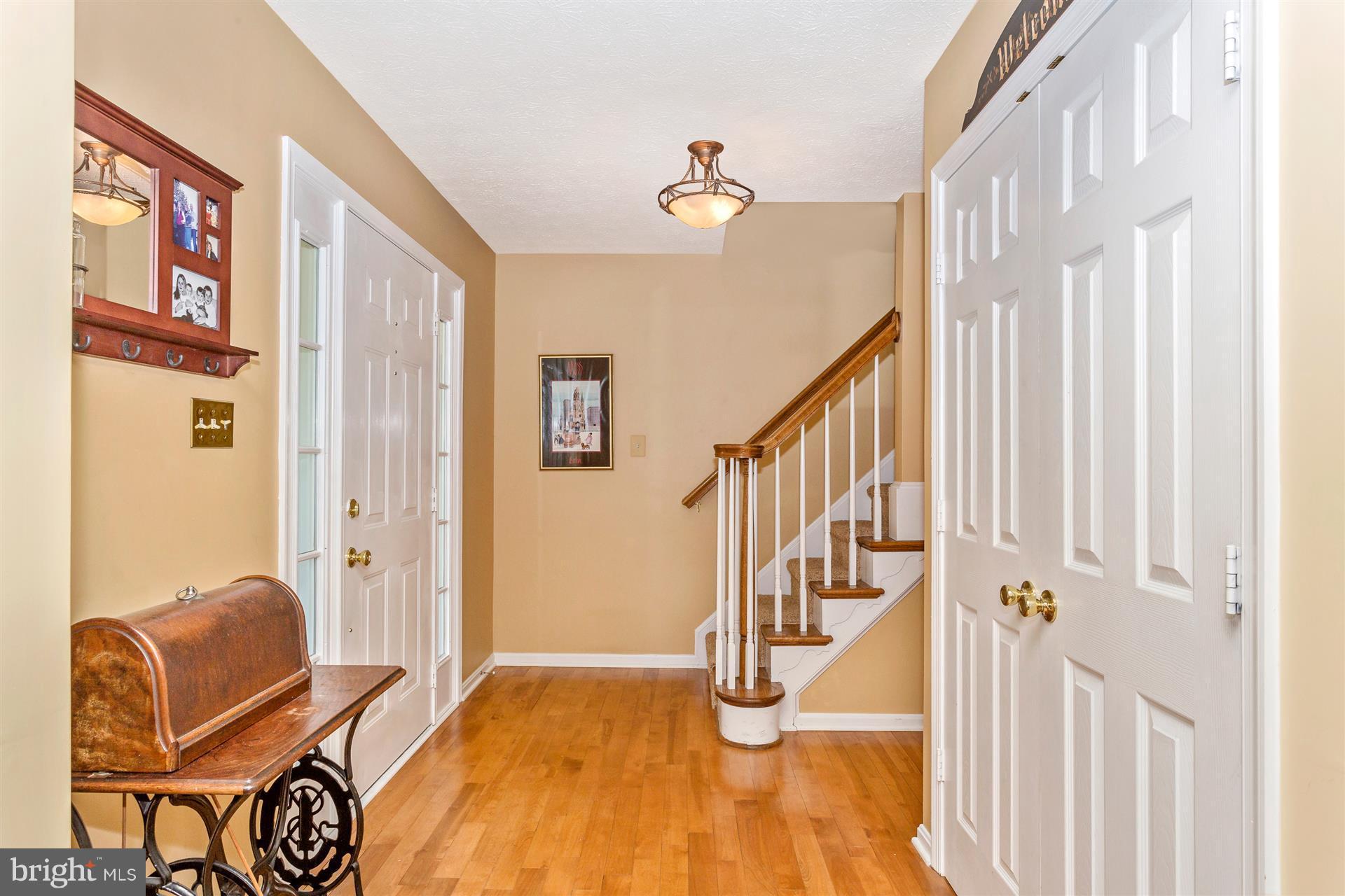 6126 Samuel Road New Market, MD 21774 - Photo 4 of 30 Foyer