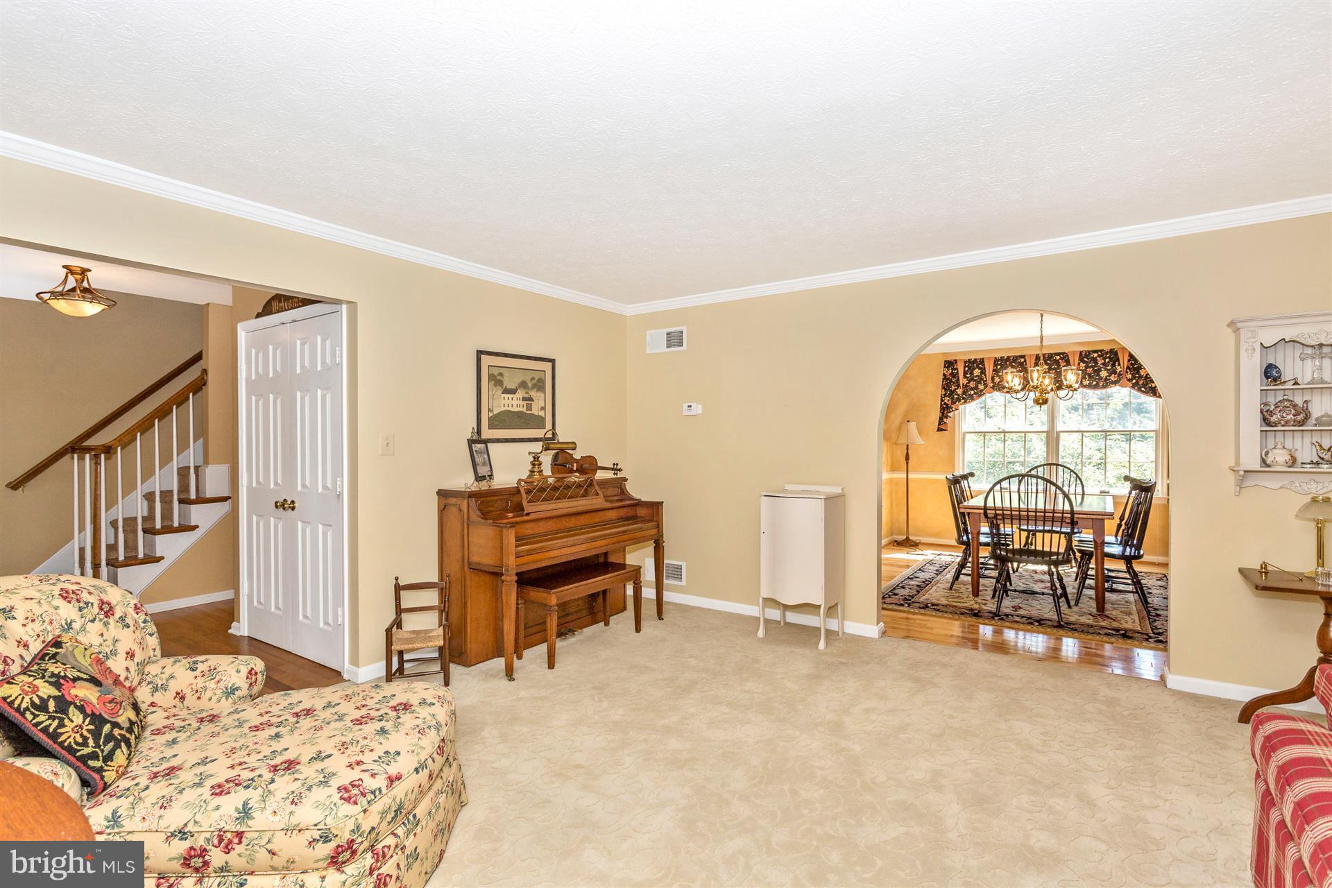 6126 Samuel Road New Market, MD 21774 - Photo 5 of 30 Living Room