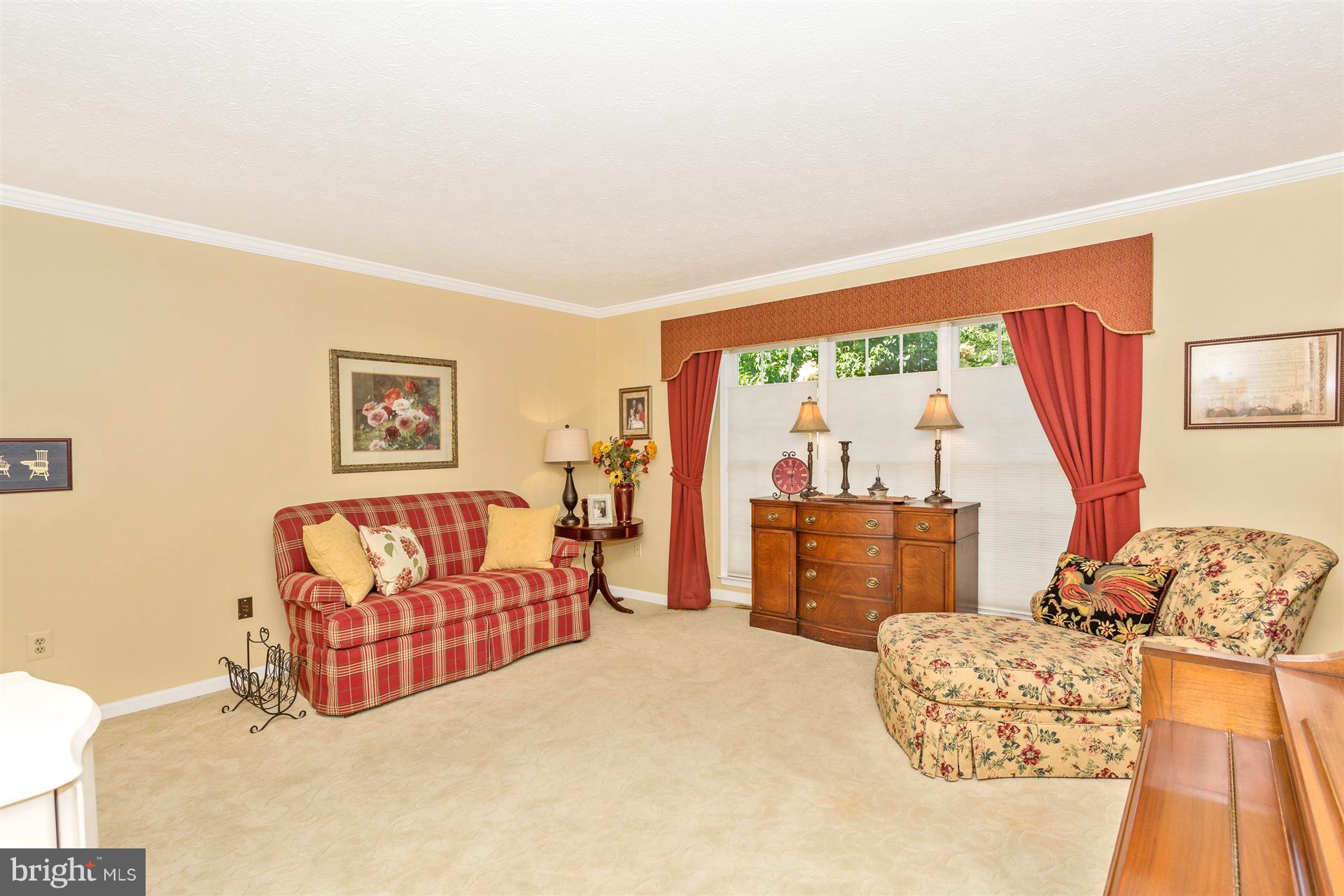 6126 Samuel Road New Market, MD 21774 - Photo 6 of 30 Living Room