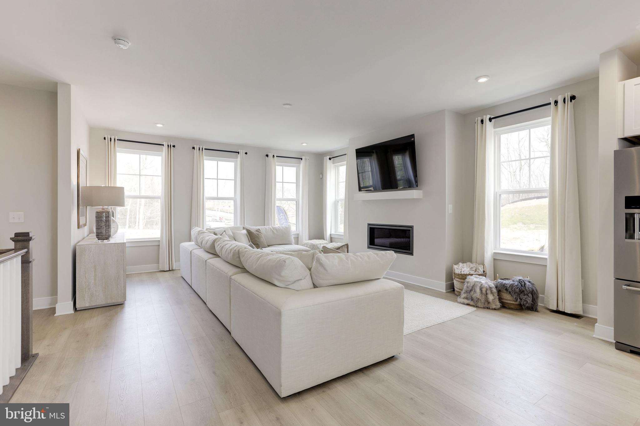 1544 Meadowlark Glen Road Dumfries, VA 22026 - Photo 14 of 45 Great Room