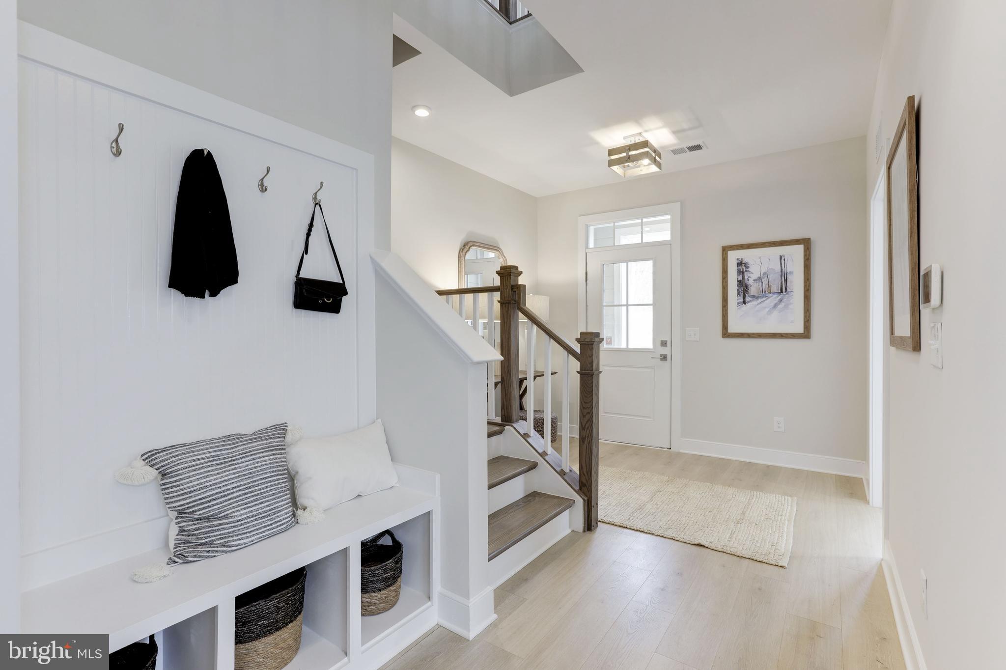 1544 Meadowlark Glen Road Dumfries, VA 22026 - Photo 4 of 45 Mud Room