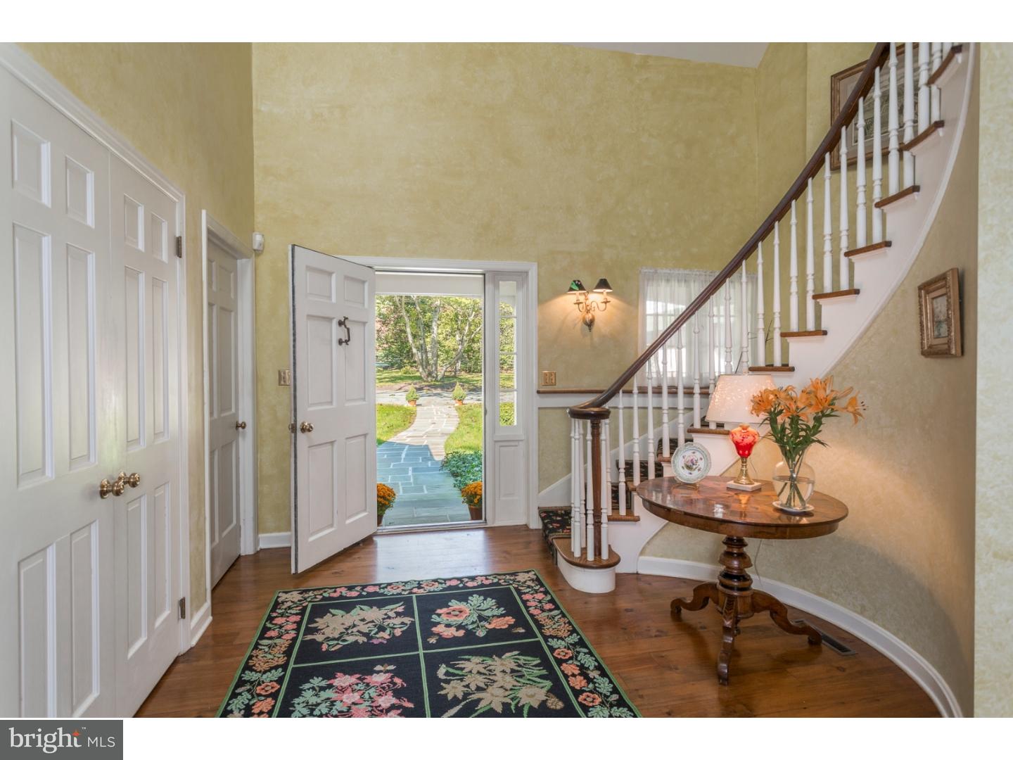 40 Pheasant Hill Road Princeton, NJ 08540 - Photo 4 of 25 Foyer
