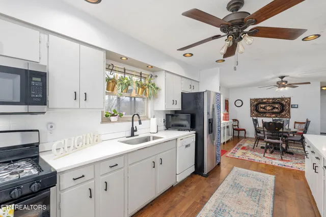 $420,000 | 7604 Berkshire Boulevard, Powell, TN 37849