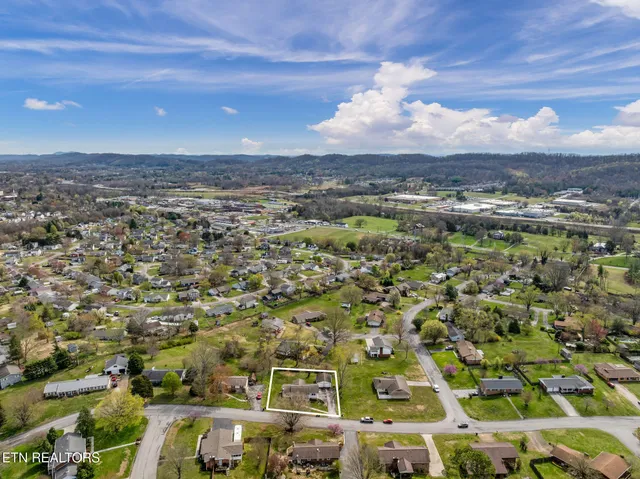 $420,000 | 7604 Berkshire Boulevard, Powell, TN 37849