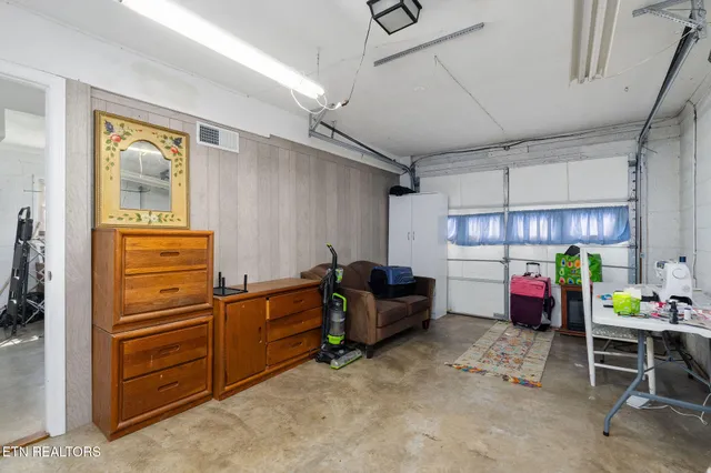 $420,000 | 7604 Berkshire Boulevard, Powell, TN 37849