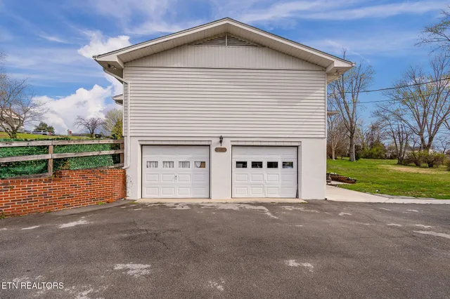 $420,000 | 7604 Berkshire Boulevard, Powell, TN 37849