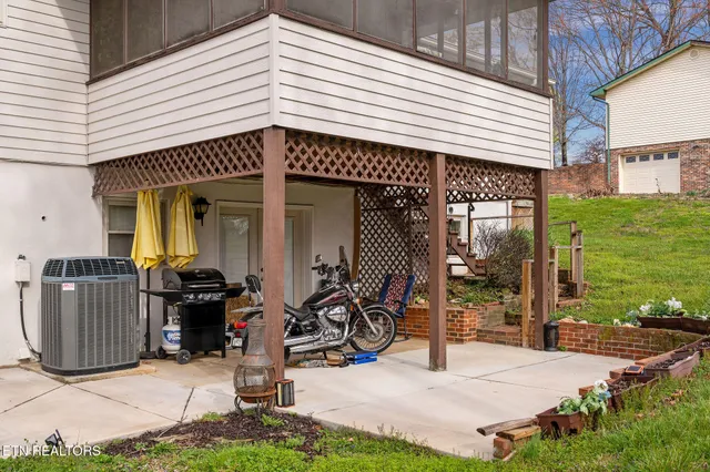 $420,000 | 7604 Berkshire Boulevard, Powell, TN 37849