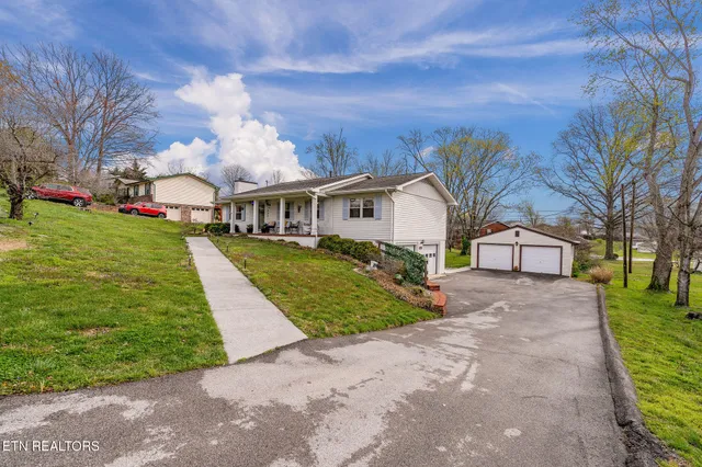$420,000 | 7604 Berkshire Boulevard, Powell, TN 37849
