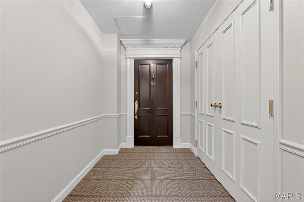 816 South Hanley Road, Unit 9C Clayton, MO 63105 - Photo 2 of 39 Gallery Image 2
