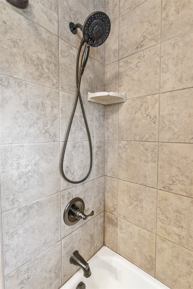 9434 Bennett Lake Road Fenton, MI 48430 - Photo 17 of 22