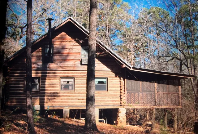 a view of house with a street