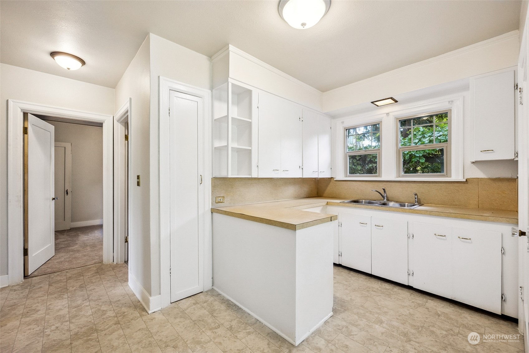 3911 Southwest Webster Street Seattle, WA 98136 - Photo 8 of 22 Gallery Image 8