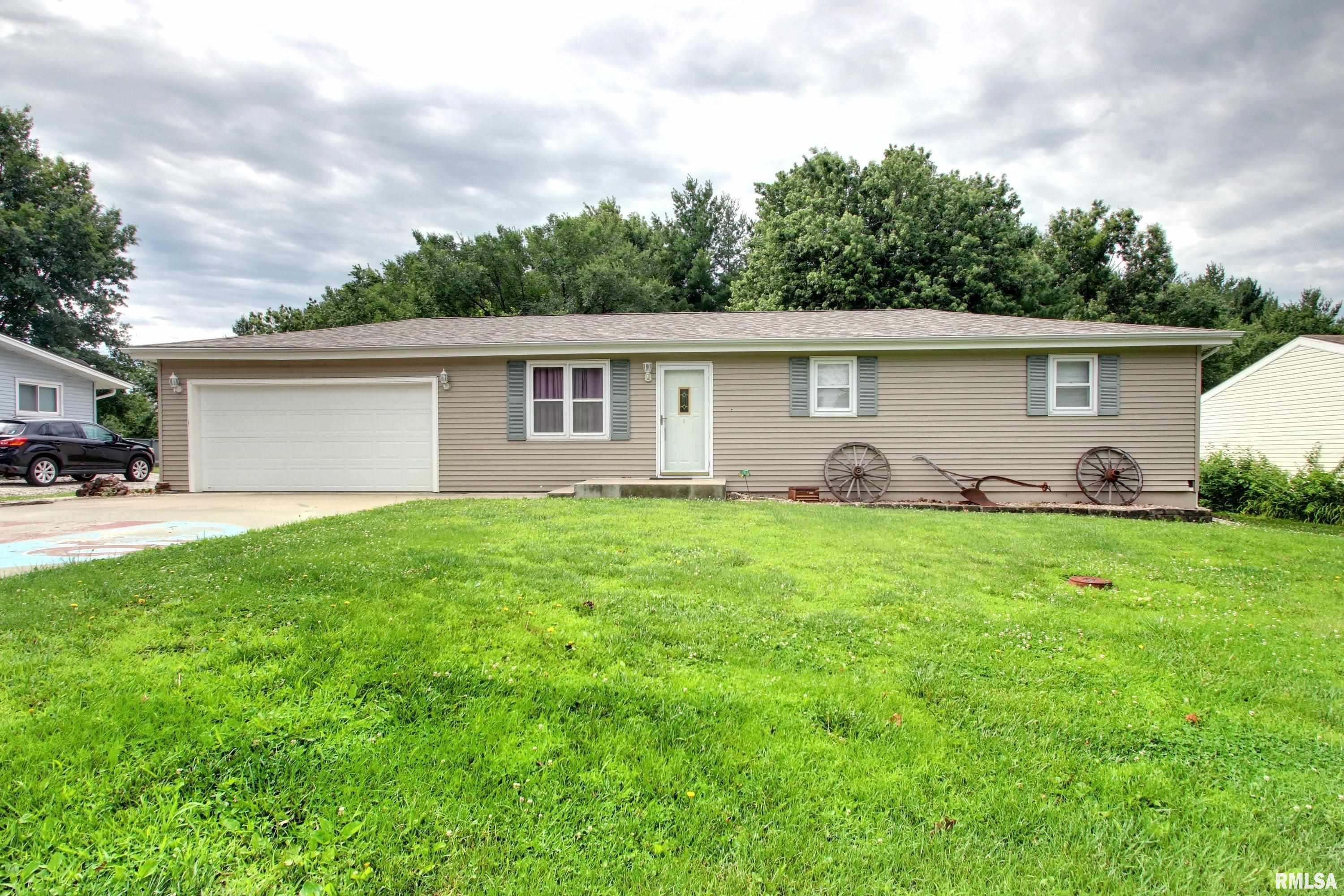 514 West Washington Street Mendon, IL 62351 - Photo 1 of 25