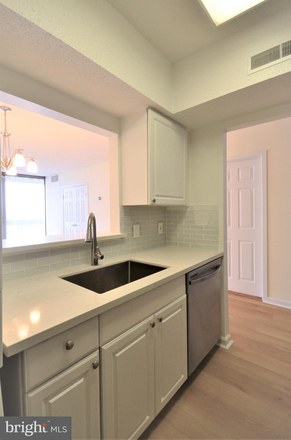 5505 Seminary Road, Unit 708N Falls Church, VA 22041 - Photo 11 of 26 Gallery Image 11