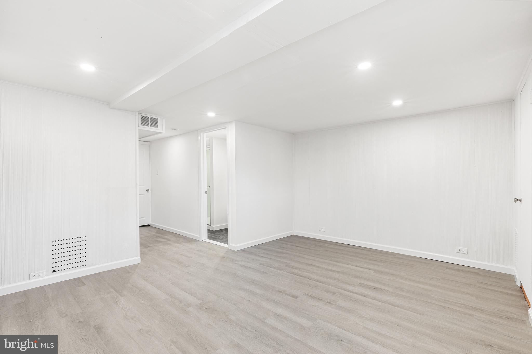 240 Barclay Road Upper Darby, PA 19082 - Photo 11 of 24