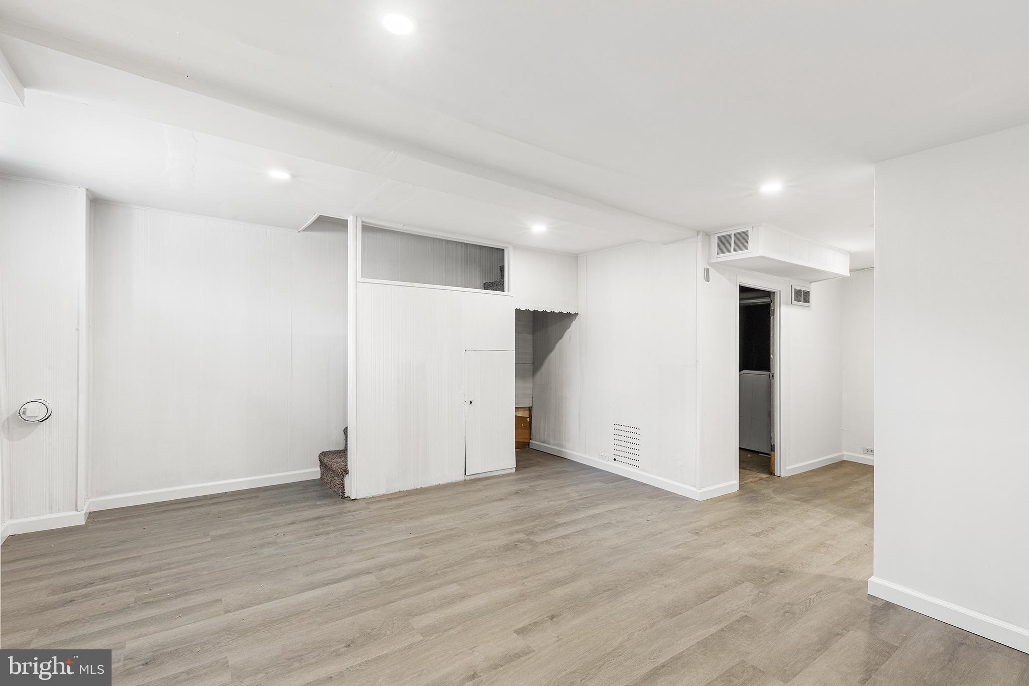 240 Barclay Road Upper Darby, PA 19082 - Photo 12 of 24