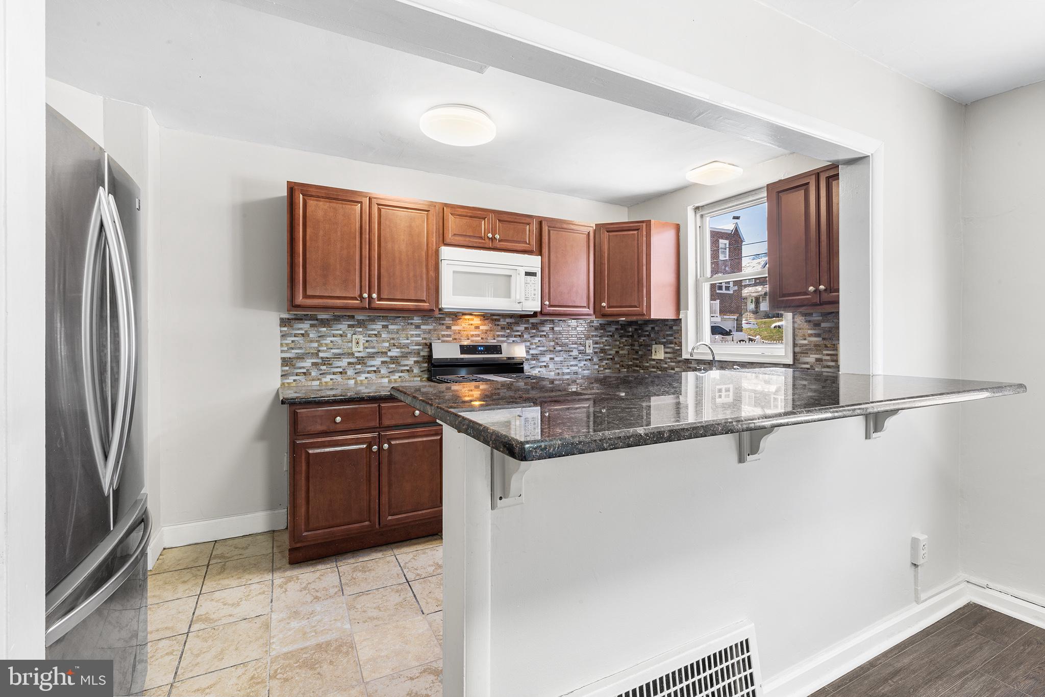 240 Barclay Road Upper Darby, PA 19082 - Photo 7 of 24