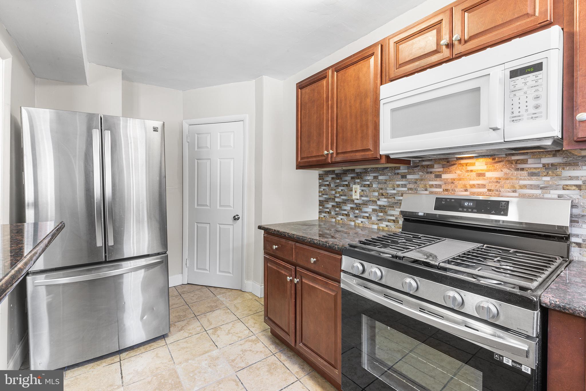 240 Barclay Road Upper Darby, PA 19082 - Photo 10 of 24