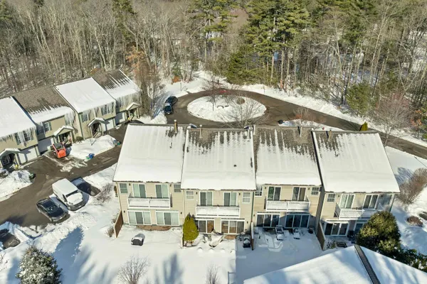 $574,900 | 18 Deborah Lane, Dover, NH 03820