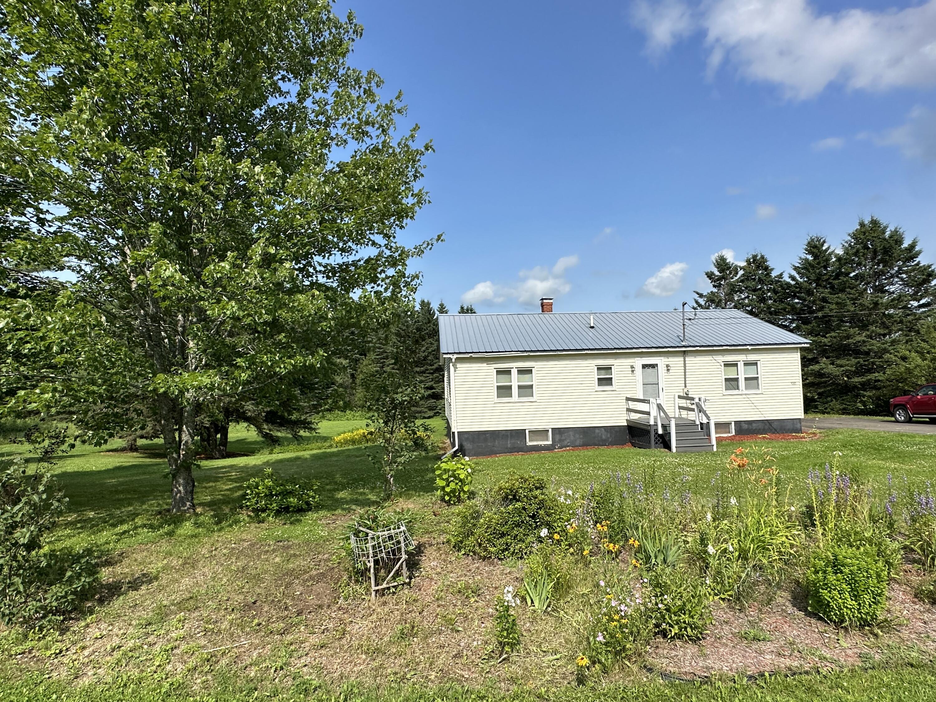 1081 B Road Houlton, ME 04730 - Photo 20 of 30 IMG_2303