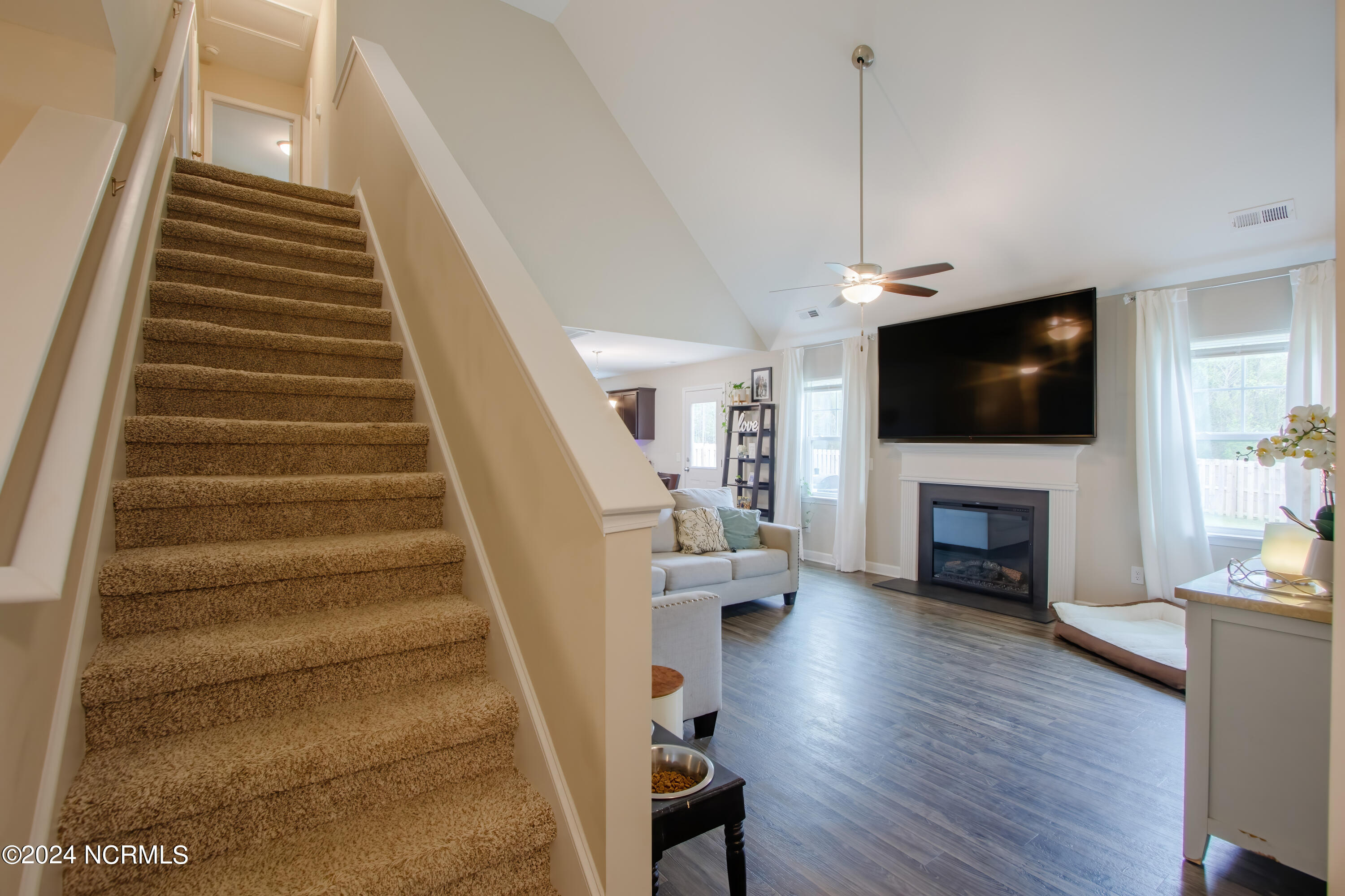 165 Hawks Point Road Jacksonville, NC 28540 - Photo 34 of 73 Stairs