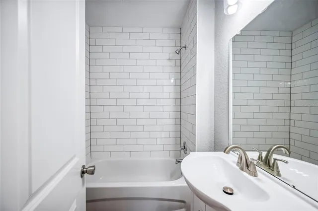 $599,950 | 717 Frank Lloyd Wright Way, Lakeland, FL 33803