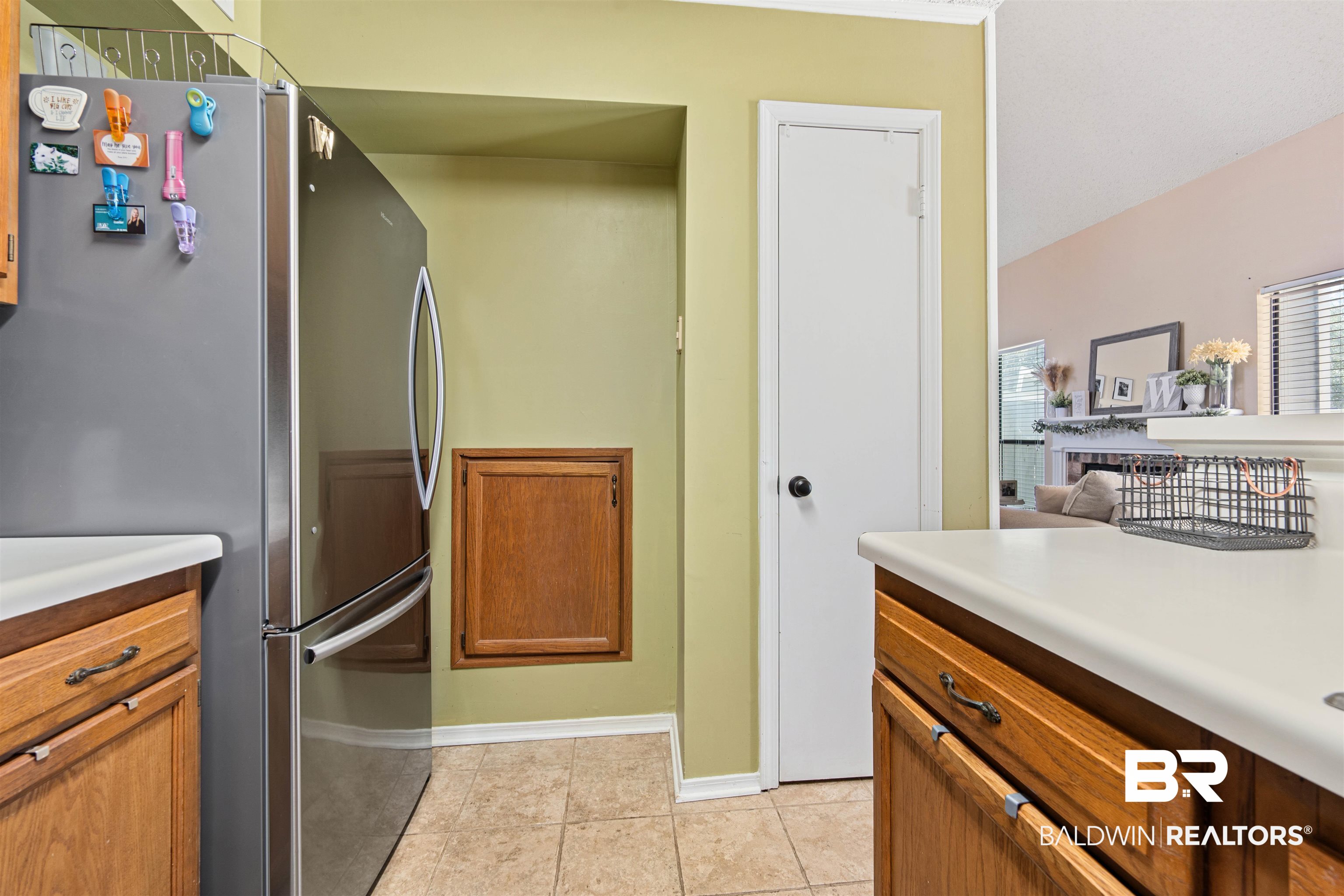 5900 Grelot Road, Unit 601 Mobile, AL 36609 - Photo 11 of 24 Kitchen