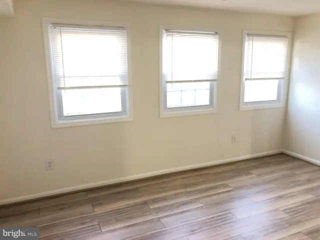 $1,850 | 884 Quince Orchard Boulevard, Unit T2, Gaithersburg, MD 20878