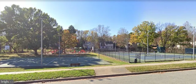 $1,850 | 884 Quince Orchard Boulevard, Unit T2, Gaithersburg, MD 20878