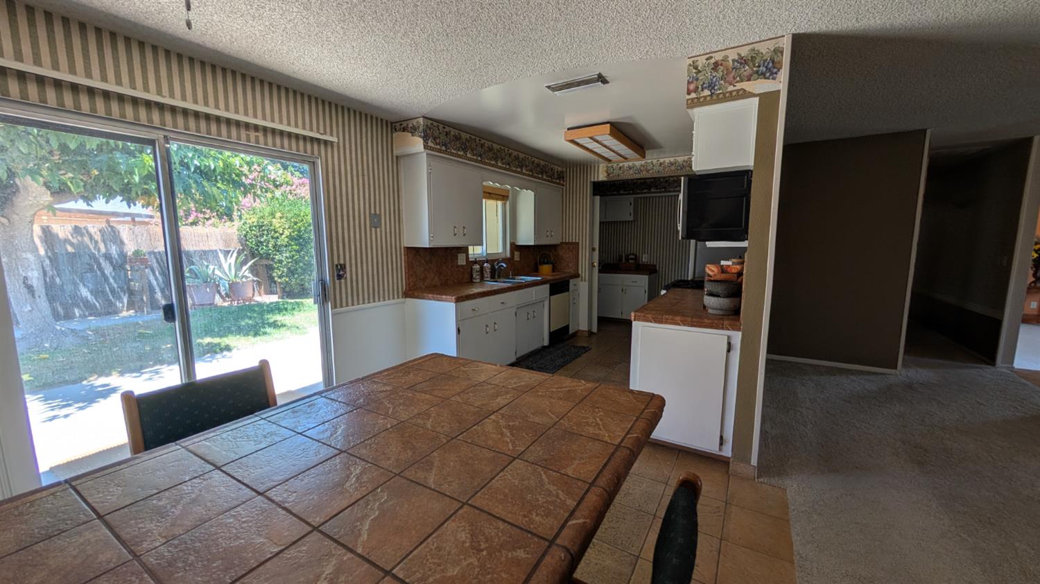 404 Fall Avenue Madera, CA 93637 - Photo 7 of 23