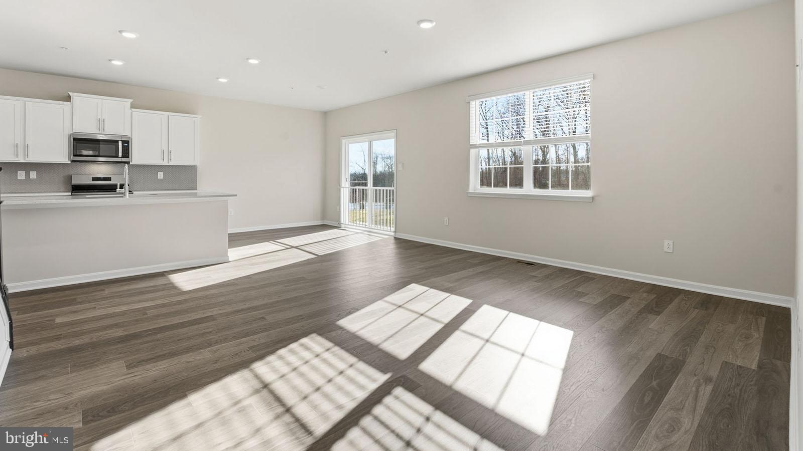 8110 Cypress Pt Drive Rosedale, MD 21237 - Photo 9 of 40