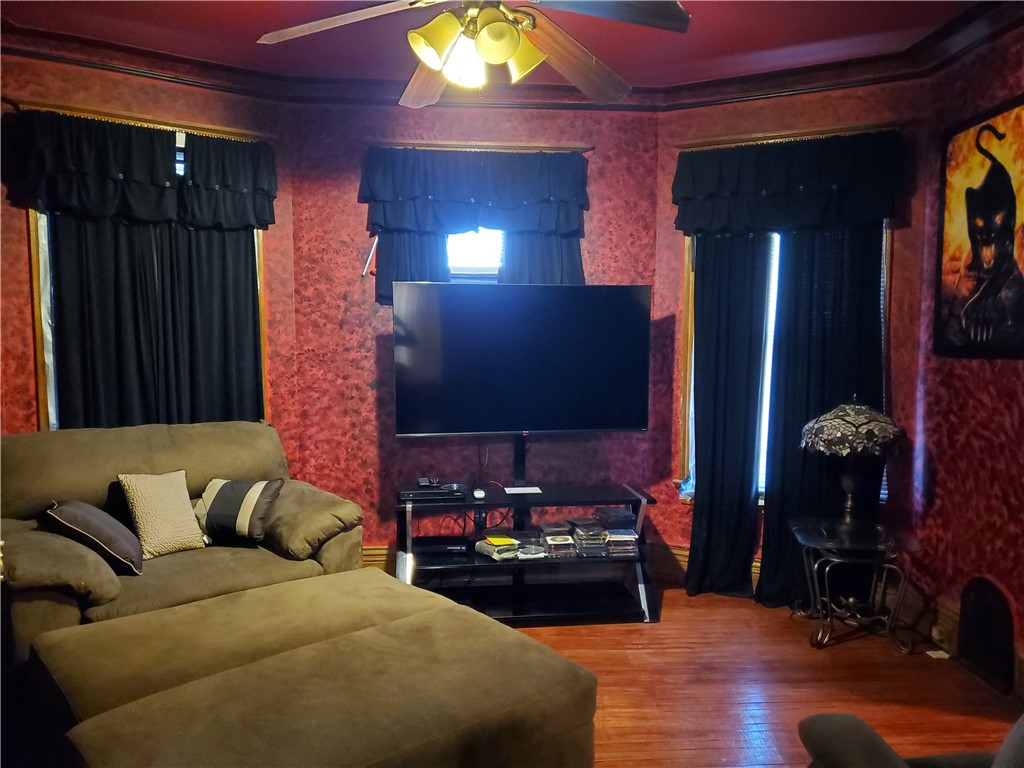 202 Parsells Avenue Rochester, NY 14609 - Photo 25 of 49 Living room