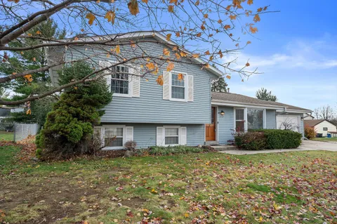 $359,900 | 2127 Bonnie Lane, Waukesha, WI 53188