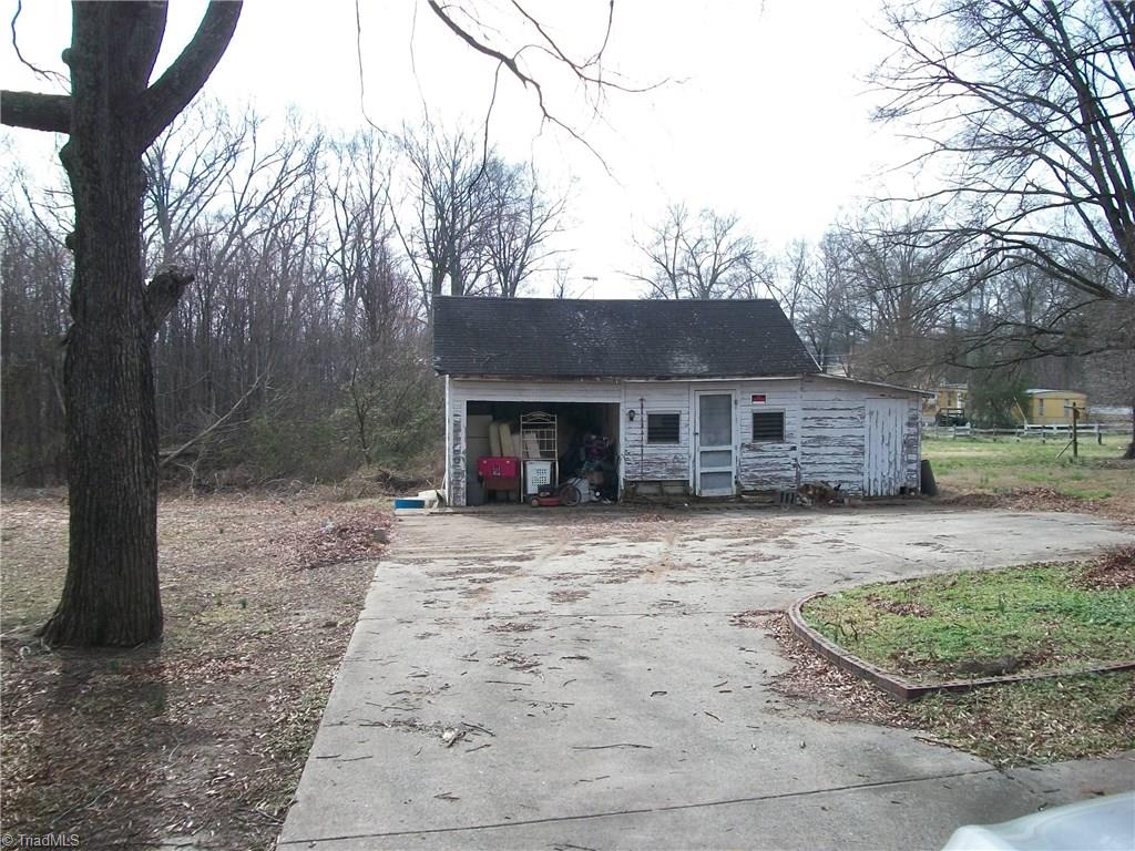 306 Meadow Road East Eden, NC 27288 - Photo 2 of 9 Gallery Image 2