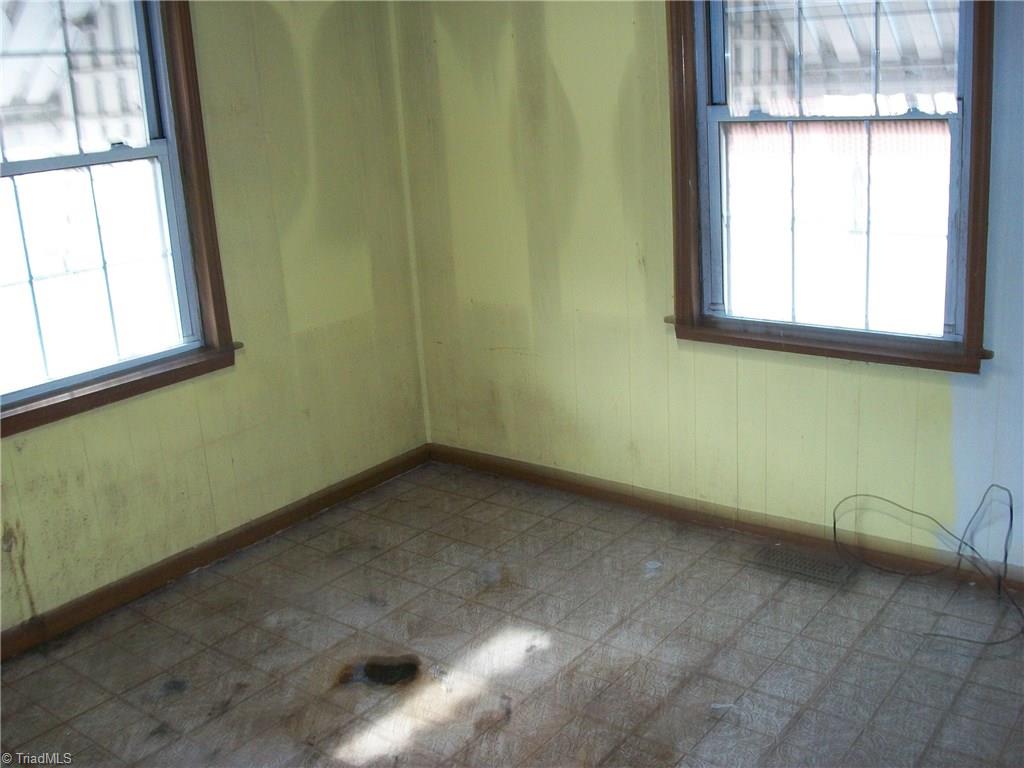 306 Meadow Road East Eden, NC 27288 - Photo 8 of 9 Gallery Image 8