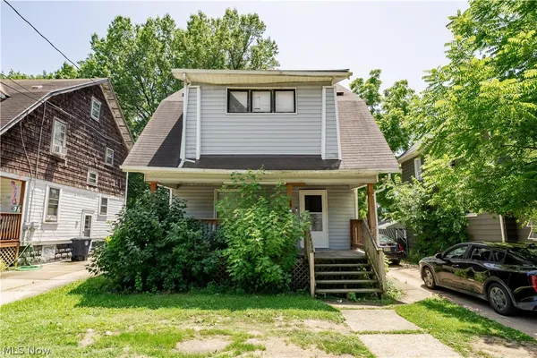 $89,900 | 190 East Archwood Avenue, Akron, OH 44301