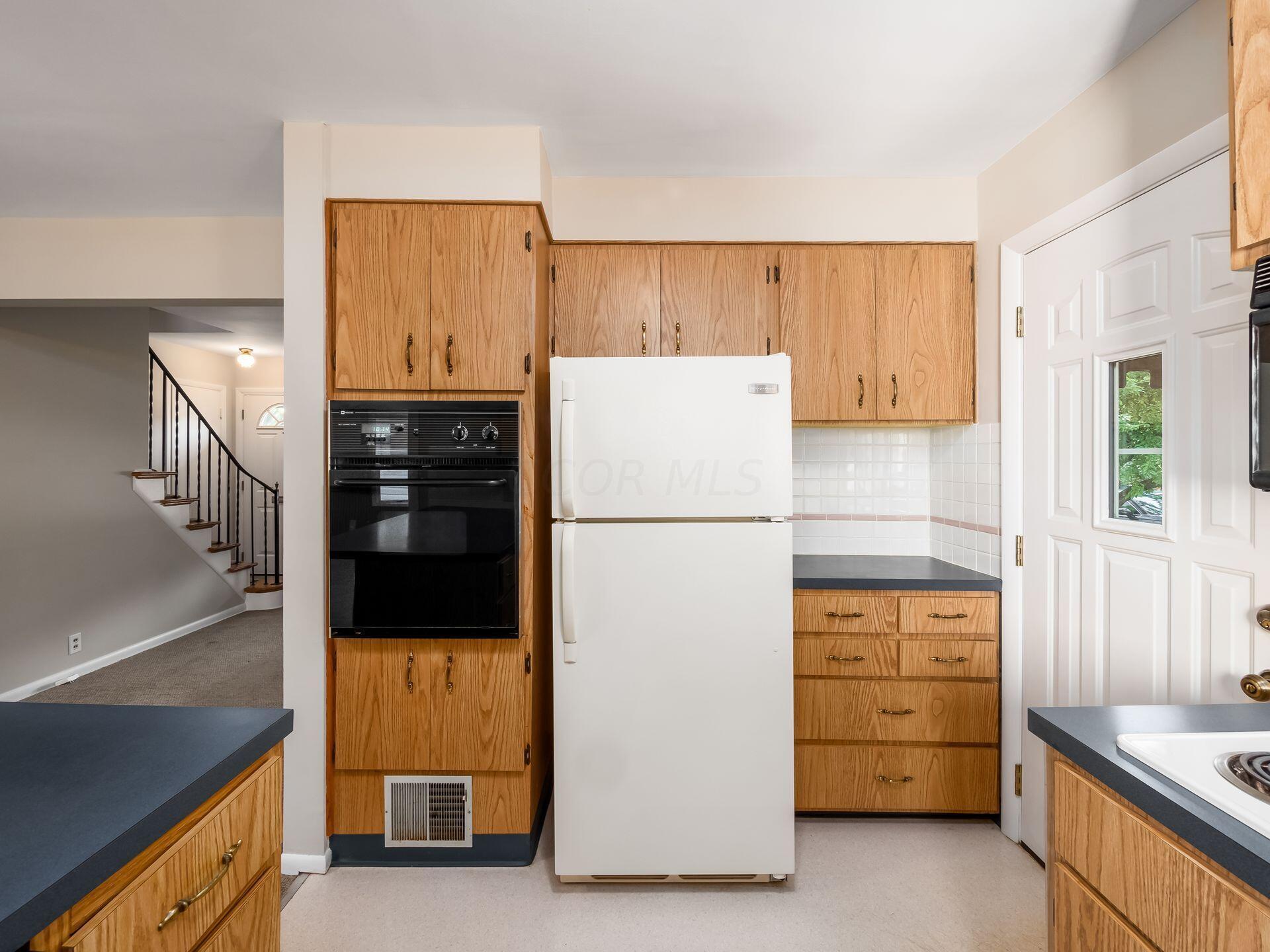 1569 Barrington Road Columbus, OH 43221 - Photo 13 of 43 Kitchen