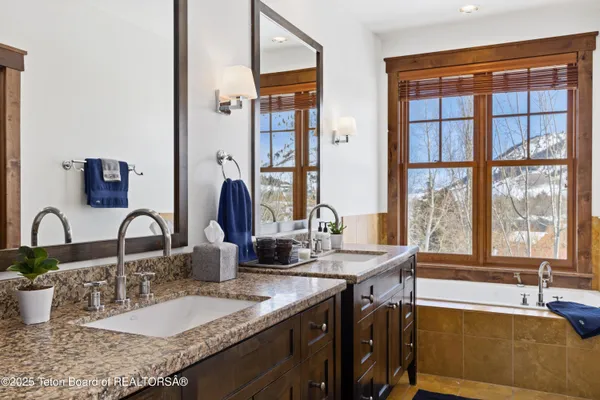 $3,995,000 | 524 Snow King Loop, Unit 241, Jackson, WY 83001