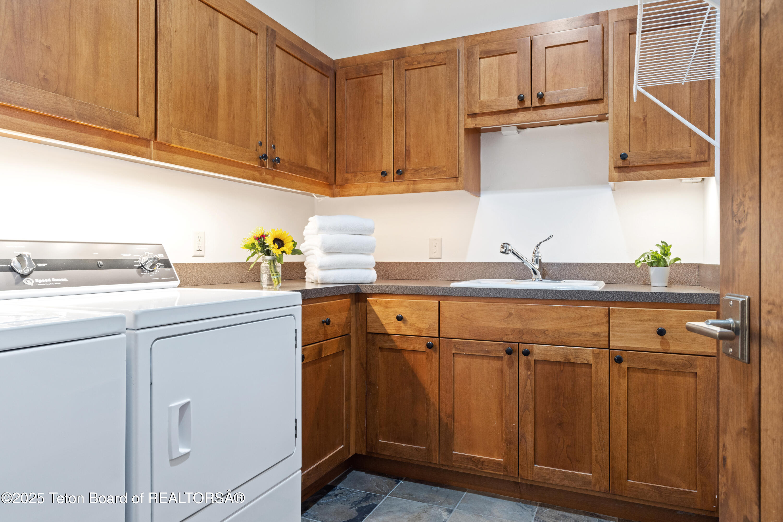 524 Snow King Loop, Unit 241 Jackson, WY 83001 - Photo 35 of 36 Laundry