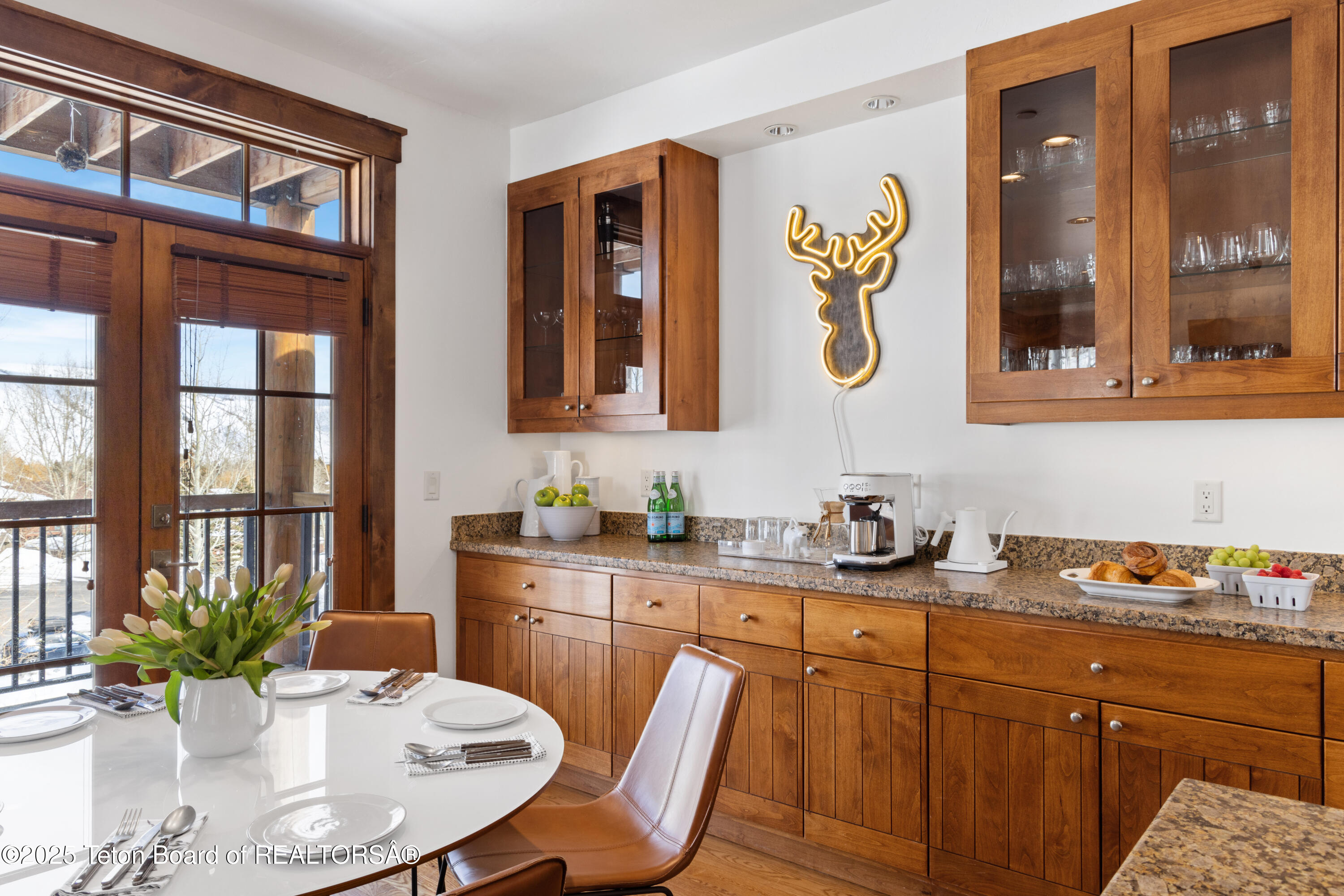 524 Snow King Loop, Unit 241 Jackson, WY 83001 - Photo 8 of 36 Dining & Balcony